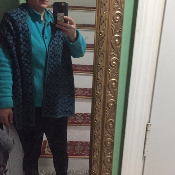 Coach XL scarf 🧣 like new - Picture 5 of 6